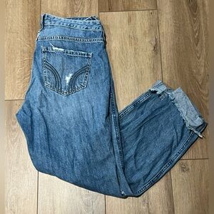 Hollister Women’s Distressed Relaxed Fit Blue Jeans size 9 / 29